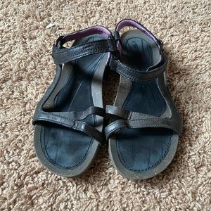 Teva cabrillo strappy sandals black size 7